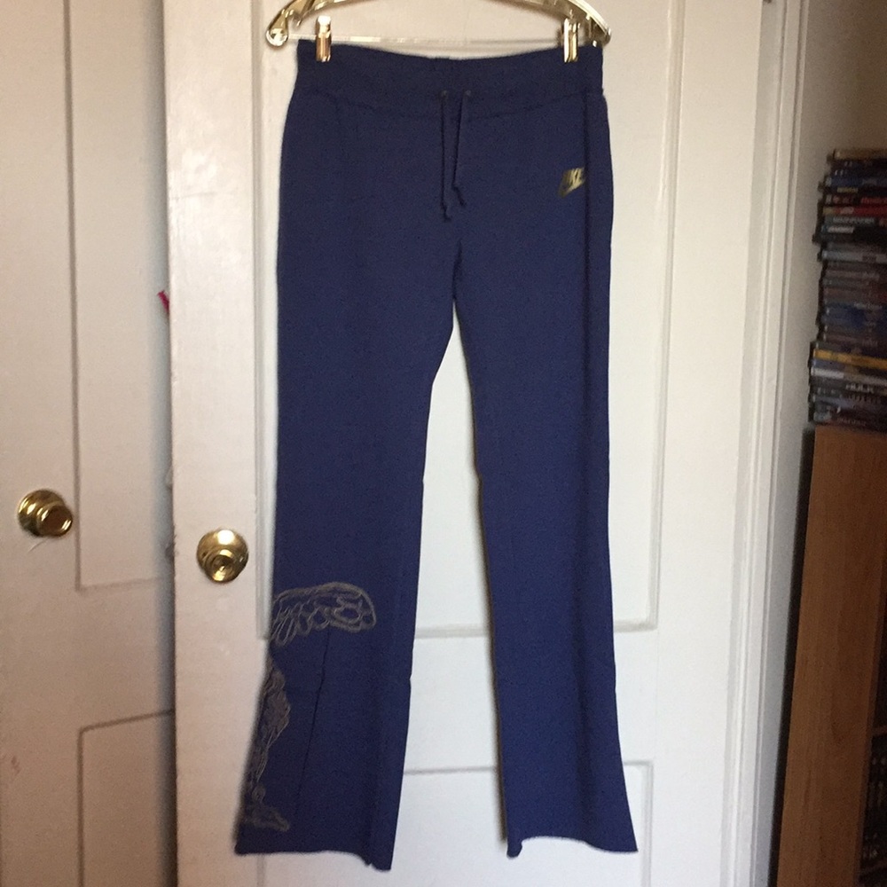 NWOT Nike navy sweat pants.